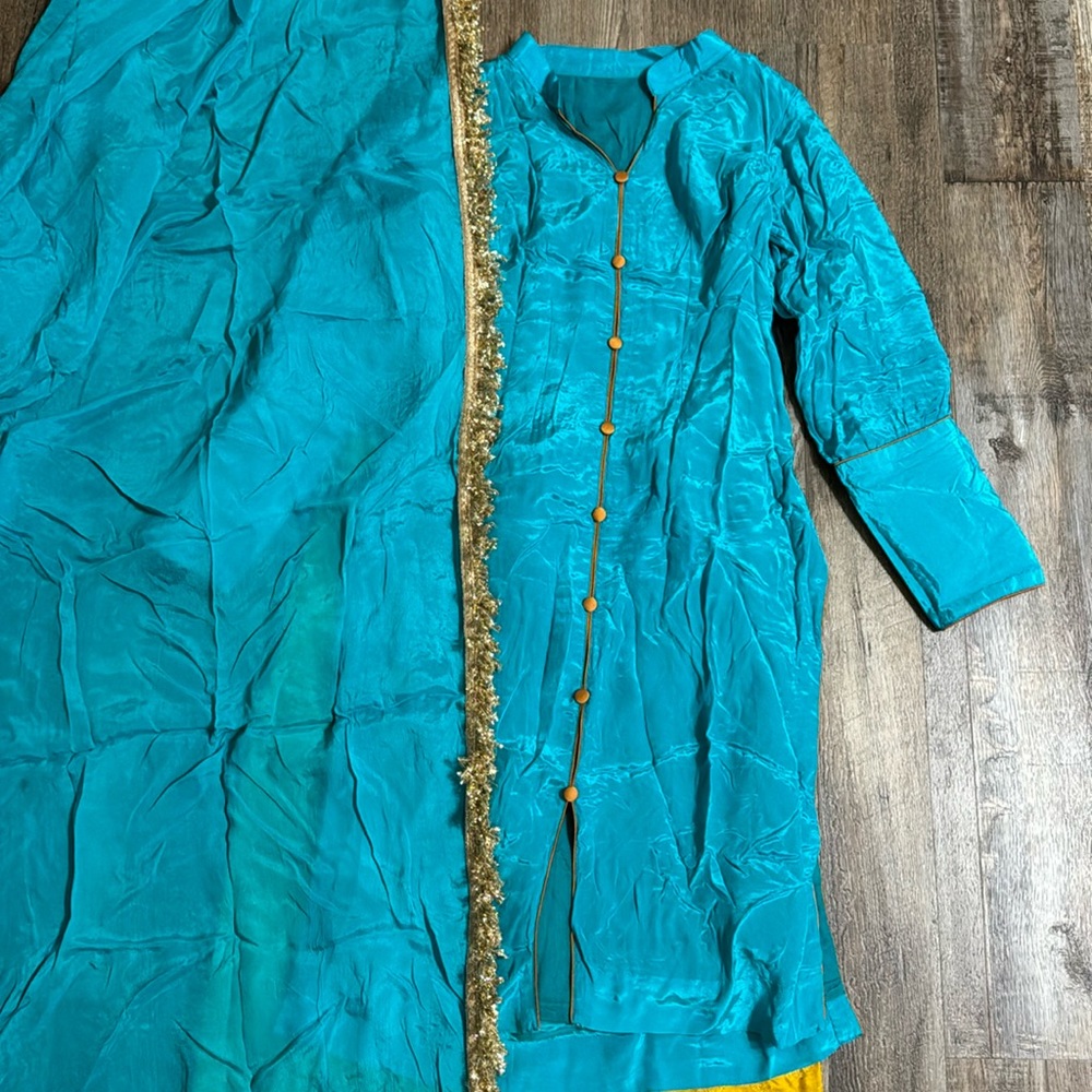 Woman’s Pant Suit
